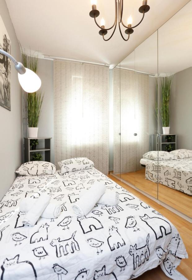 Gorgeous 2 Bedroom Duplex In City Center Bucharest Luaran gambar