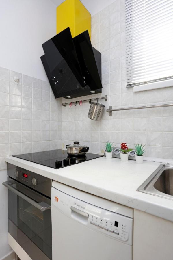 Gorgeous 2 Bedroom Duplex In City Center Bucharest Luaran gambar